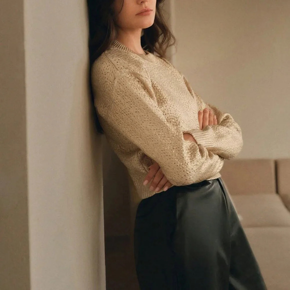 Gold Casual Women's Spray Coated Crew Neck Long Sleeve Minimalist Sweater - Picture 2 of 9